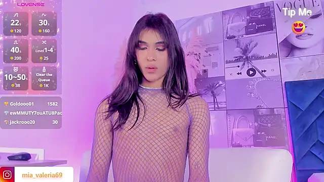 MiaCavallii_ live sex cam