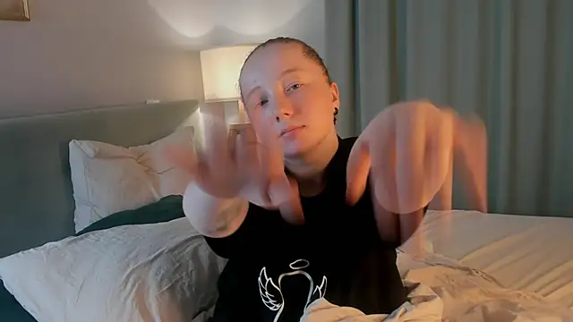 AdarnDeneui's cam snapshot