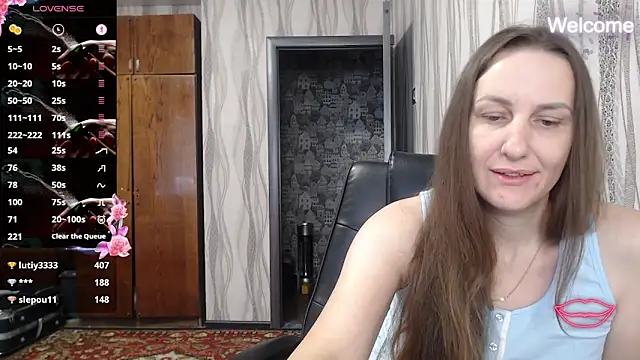 Yevgeshka-Milashka live sex cam