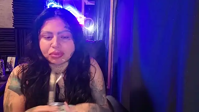 chicanachic13's cam snapshot