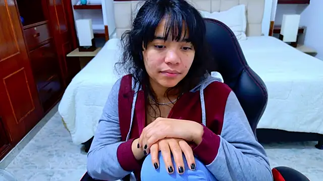 laureentt_'s cam snapshot