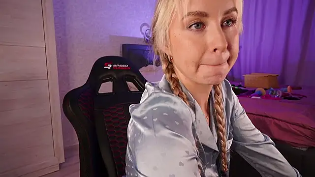 Kitty_Ricky live sex cam