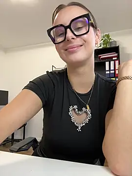 Hii_Lolla live sex cam