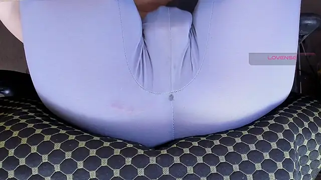 Cameltoe_squirt_inPants's cam snapshot