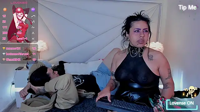 conjuring_'s cam snapshot