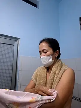 Baby-sexytits18's cam snapshot