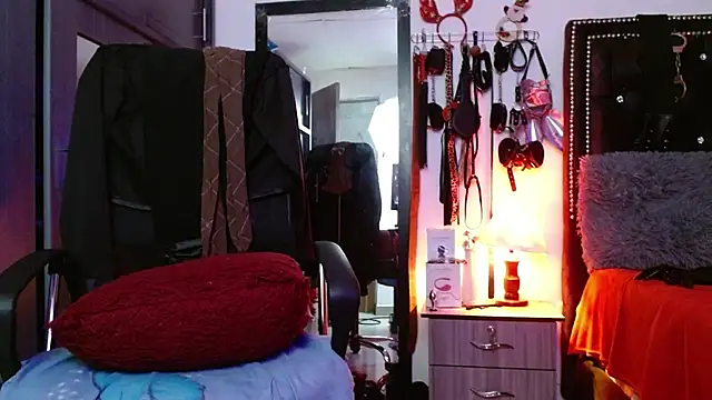 AmelieMartinez's cam snapshot