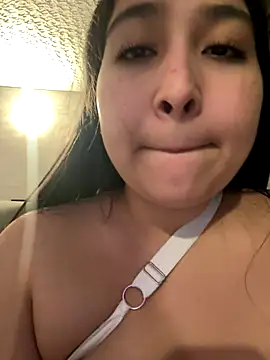 evelyn_1702's cam snapshot