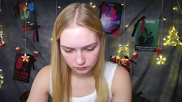 MademoiselleCl's cam snapshot