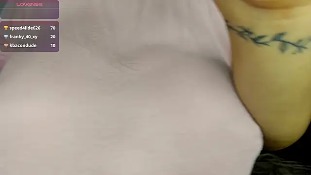 brithany_olson25's cam snapshot