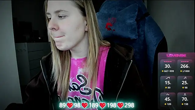 Olivia_Munk's cam snapshot