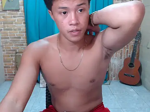 ur_naughtyboy_patrick's cam snapshot