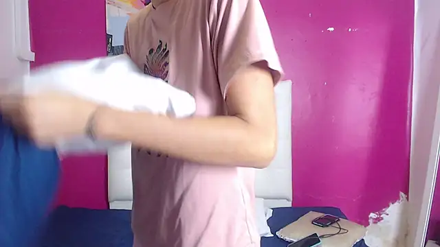 nextdoor_fantasy1's cam snapshot