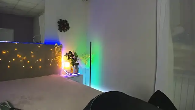 Laura_Leee's cam snapshot