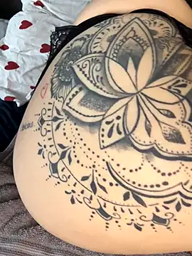 candy_cotton97's cam snapshot