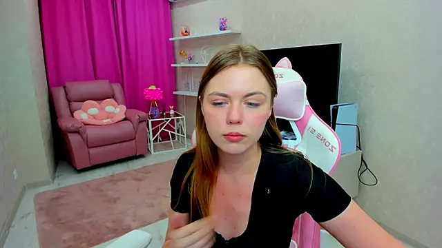 Strawberrye's cam snapshot