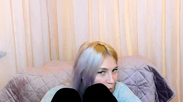 FoxyKathryn's cam snapshot