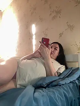 Naughtbaby_2025's cam snapshot