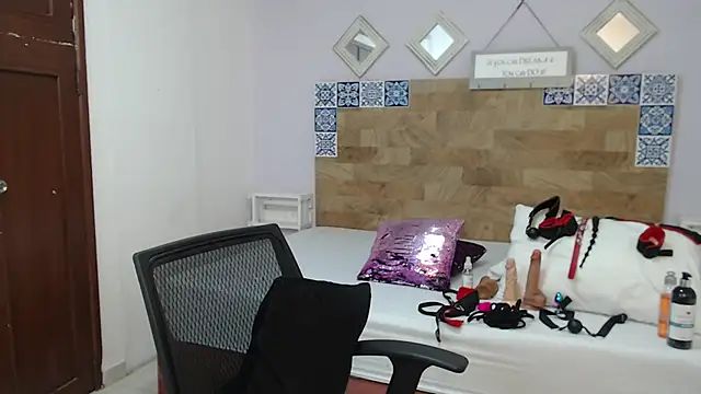 kylieBensoon's cam snapshot