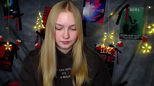 MademoiselleCl's cam snapshot