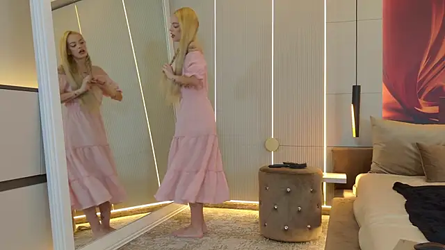 LunaRaySins's cam snapshot