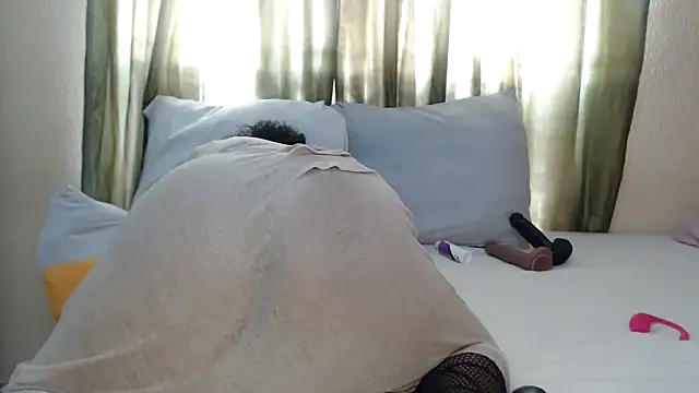 Foxybrownxx1's cam snapshot