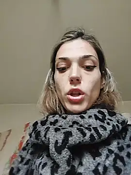 SheTheDeeevil's cam snapshot