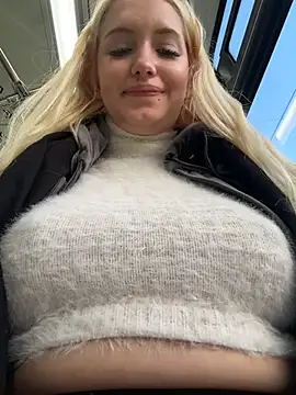 Milkyy_wway's cam snapshot