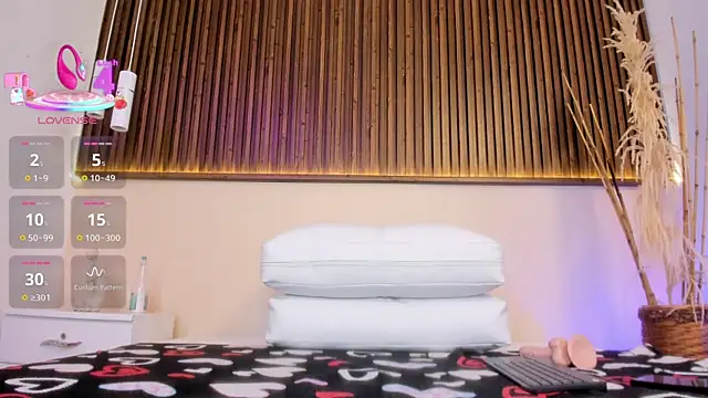 lunaa_hart's cam snapshot