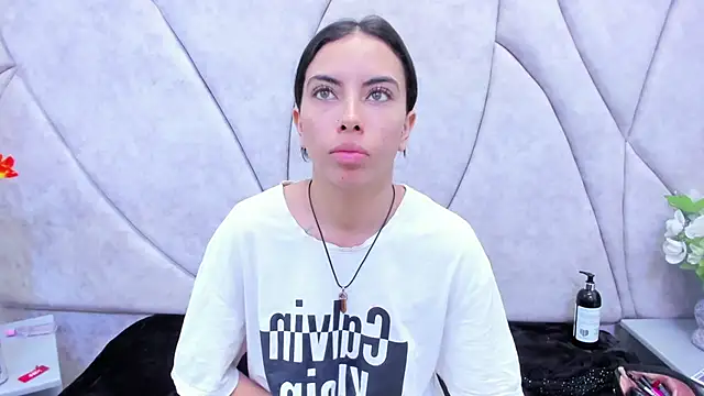 Alana_Hotterr's cam snapshot