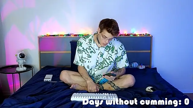 DENIS_HERE's cam snapshot