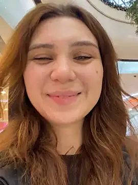 QuitieLia live sex cam