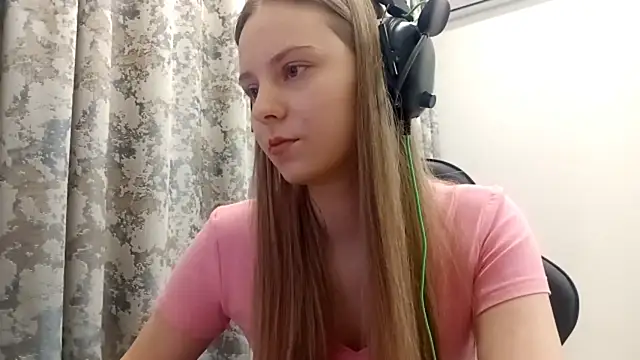 CrackShirker's cam snapshot