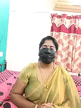 tamil-aunt's cam snapshot