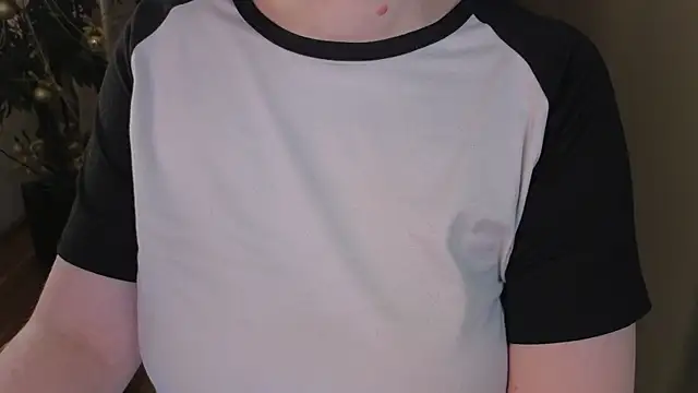 ELLIEJAY's cam snapshot