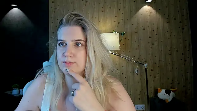 LunasShine's web cam