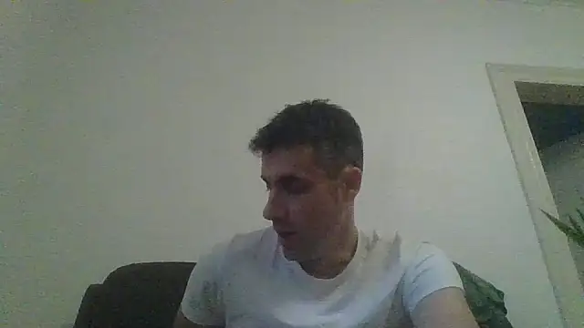 JulioIsHere4you's cam snapshot