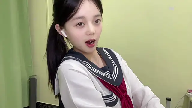 Nicole-13's cam snapshot