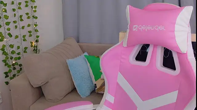 Chris_enigma's cam snapshot