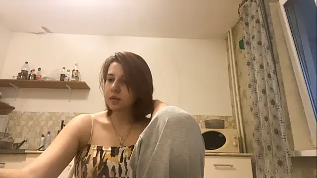 Julie_mayers_'s cam snapshot