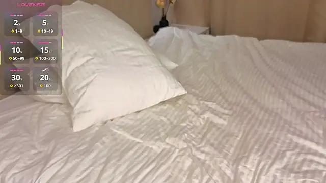 Violet_Johnsonn's cam snapshot