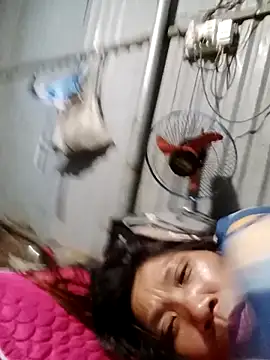 bella-la's cam snapshot