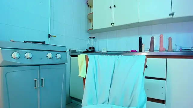 MaduraLuciana live sex cam