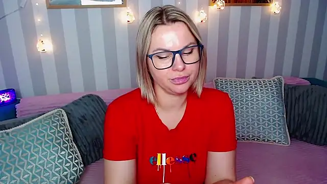 MonaLisaG's cam snapshot