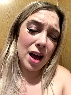 CherryAuroraa's cam snapshot