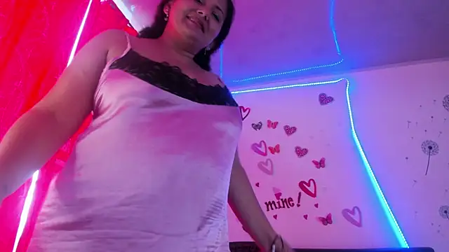 Genesis_Montenegro_Ec's cam snapshot