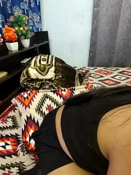 priya_26's cam snapshot