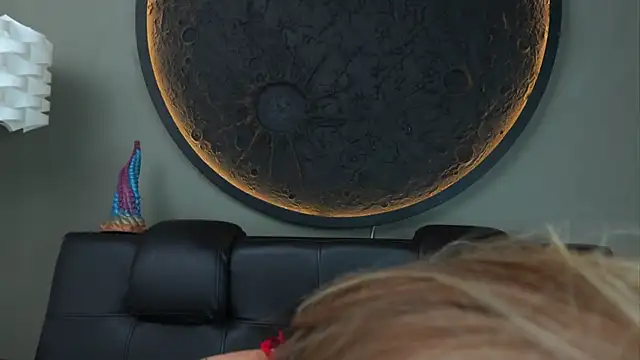 miss_sharlotte18's cam snapshot