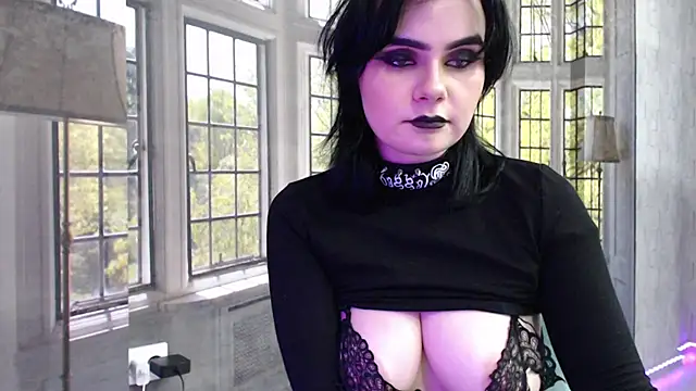 IntrigueYourDay's cam snapshot