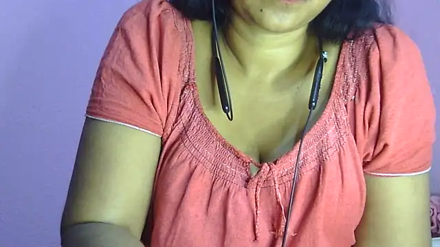 Pooja-suman's cam snapshot